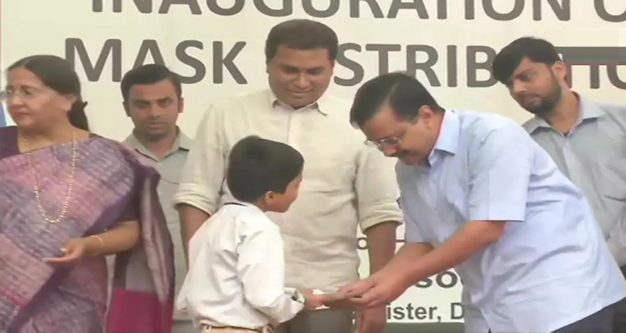 Delhi Pollution: CM Arvind Kejriwal distributes masks to school students