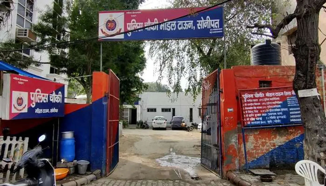 पुलिस चौकी से महज 100 मीटर की दूरी पर स्थित मंदिर में चोरी