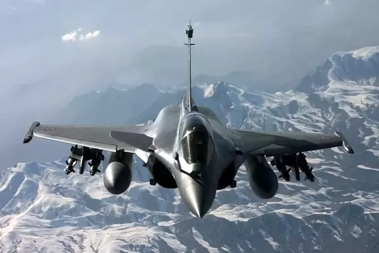 Rafale judgement: Govt moves SC seeking correction in para which makes reference to CAG report, PAC