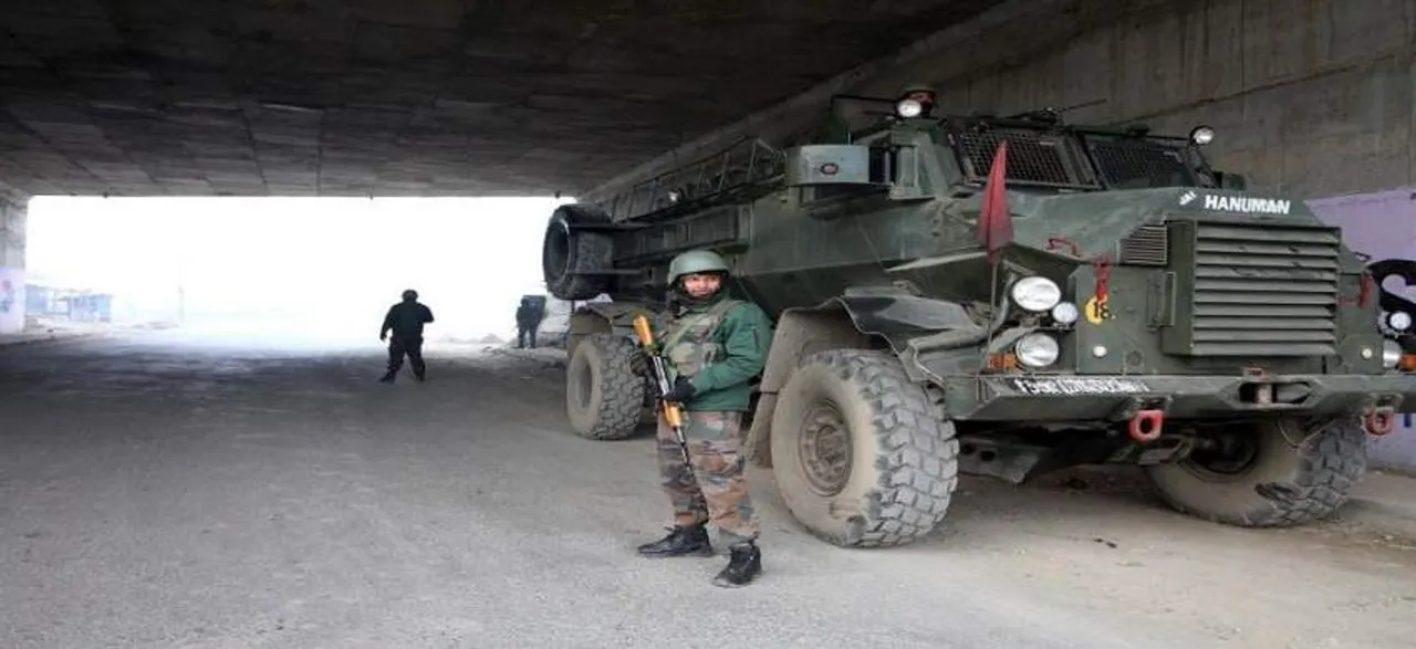 Army convoy targeted in J&K's Pulwama; Army terms it a failed attempt