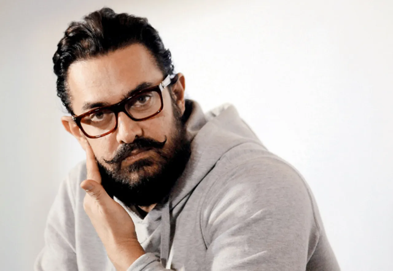 Aamir Khan celebrates Valentine's Day by listening to 'Pehla Nasha' 