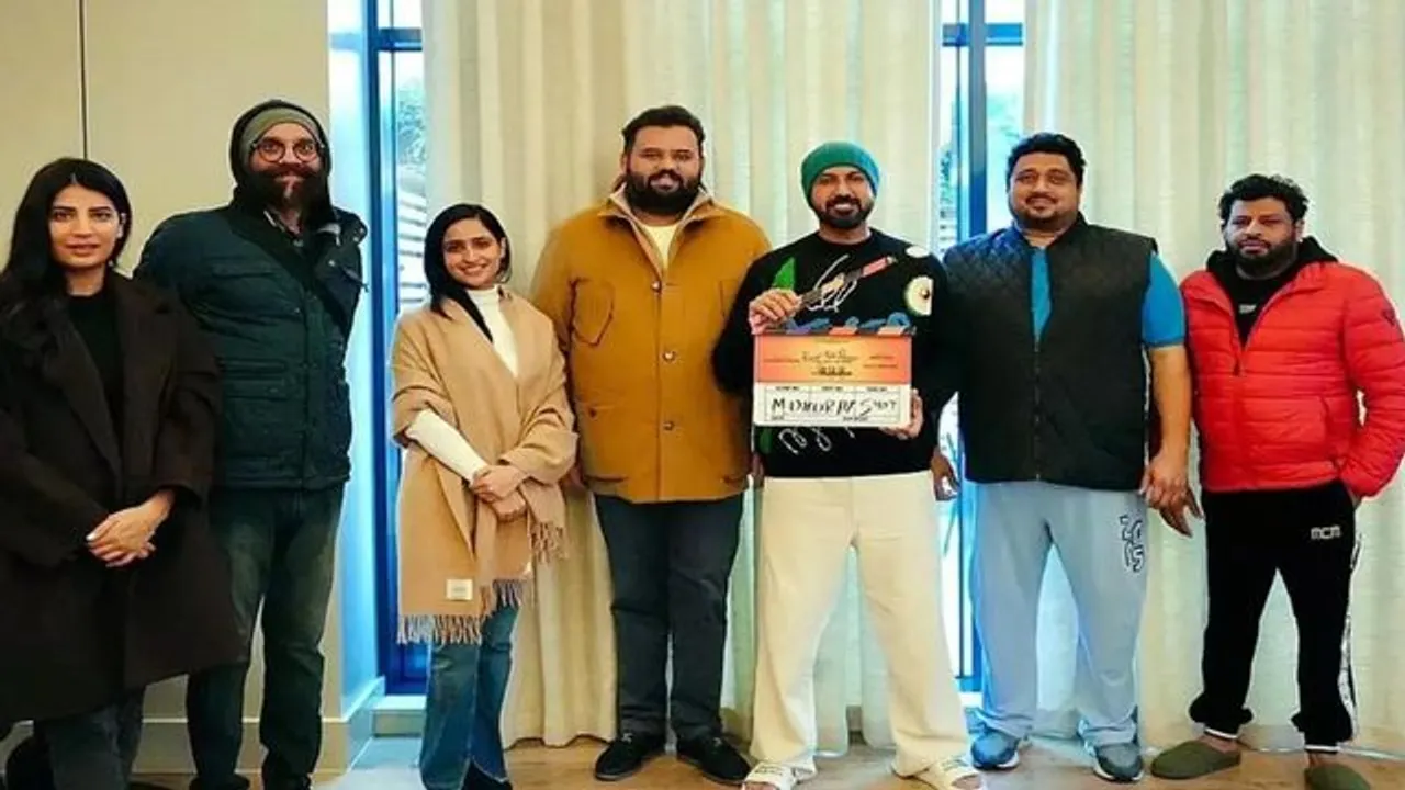 Punjabi movie 'Maujaan Hi Maujaan' team celebrates wrap up