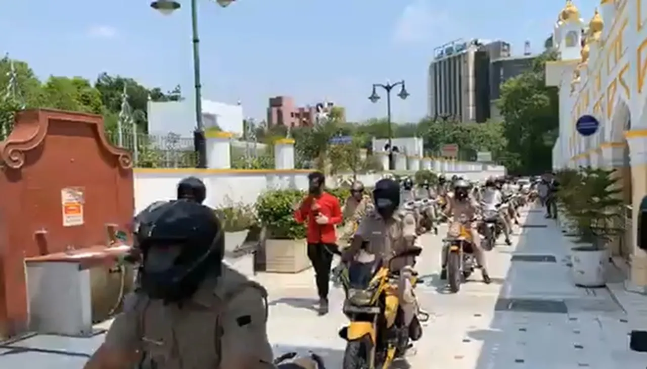 Watch Video: This Is How Delhi Police Thanks Sikhs At Gurudwara Bangla Sahib For Their Support In Battling Covid – 19