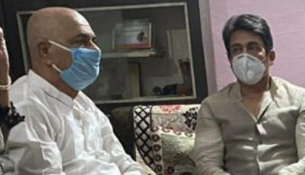 Shekhar Suman Visits Sushant Singh Rajput’s Father In Patna To Share His Grief