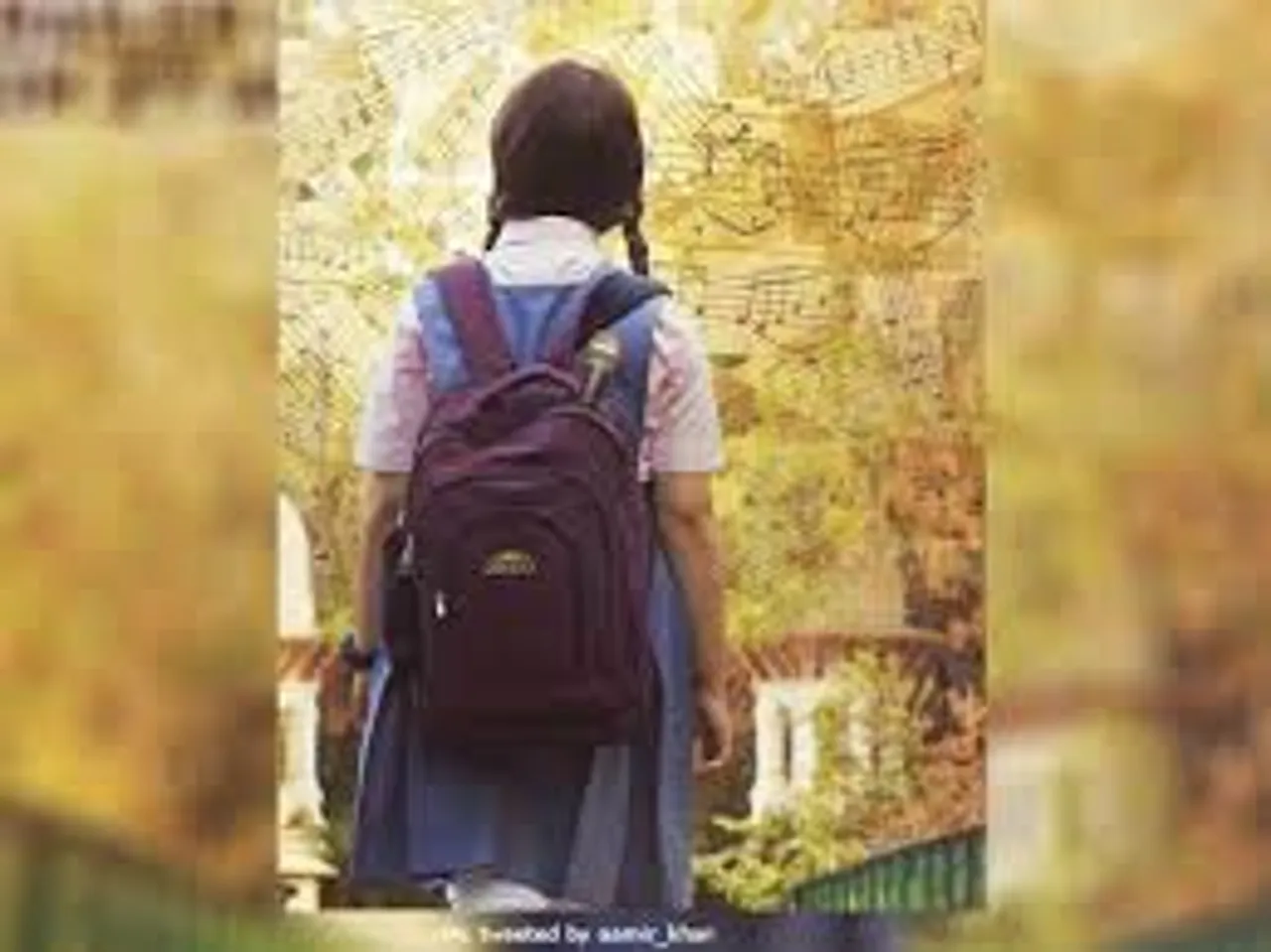 AMIR KHAN SHARES HIS POSTER OF 'SECRET SUPERSTAR' WITH 'DANGAL' GIRL ZAIRA WASIM.