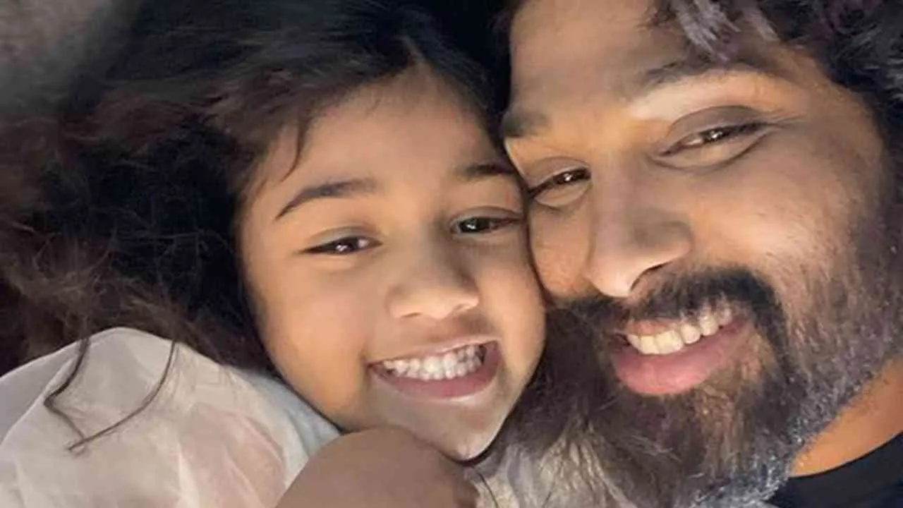 Allu Arjun&#039;s Daughter Arha Pranks Fans Outside His Residence; Fans are Delighted