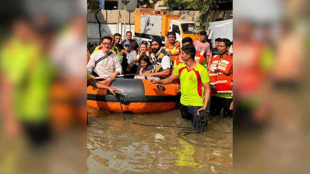 Aamir Khan and Vishnu Vishal Rescued from Chennai Floods; Pictures Go viral