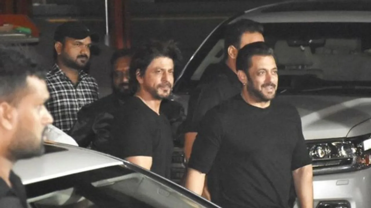 Shah Rukh Khan attends Salman Khan's 57th birthday, see pictures