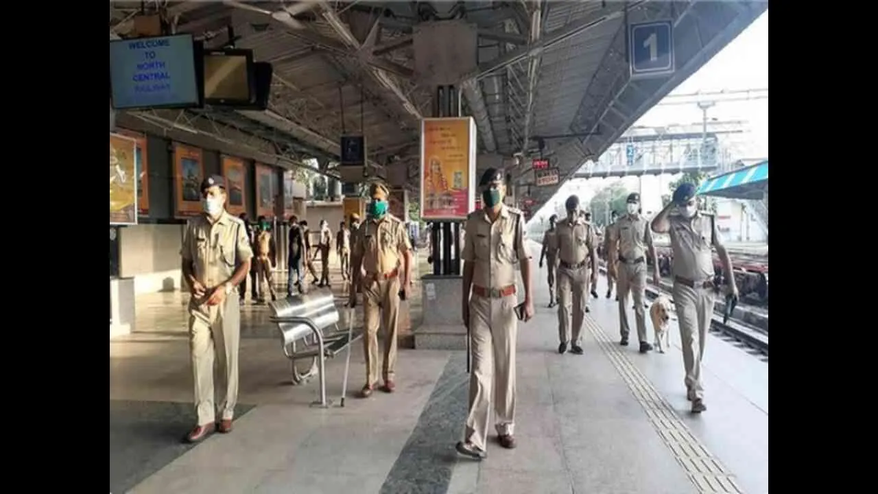 Security Tightened in Ayodhya for Holi: होली, शब-ए-बारात से पहले अयोध्या में सुरक्षा कड़ी; धारा 144 लागू