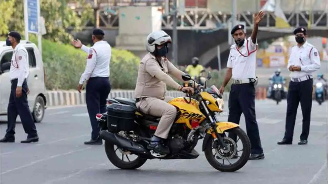 Traffic Diverted in Noida: नोएडा में रविवार को सुबह 5 बजे से 5 घंटे के लिए ट्रैफिक डायवर्ट किया जाएगा
