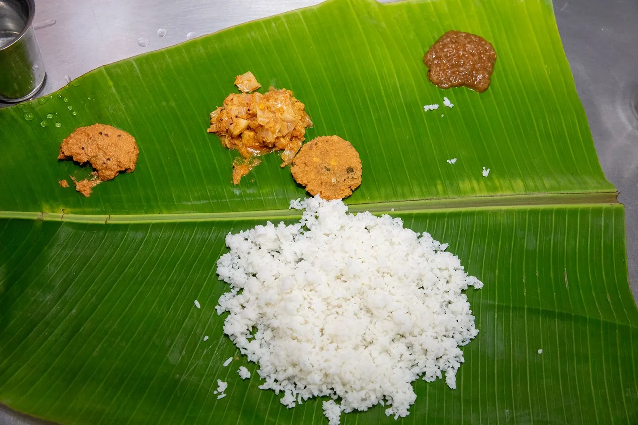MASALA VADA ENTERS ANNA PRASADAM MENU