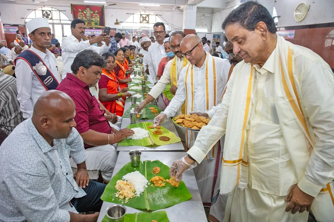 MASALA VADA ENTERS ANNA PRASADAM MENU11
