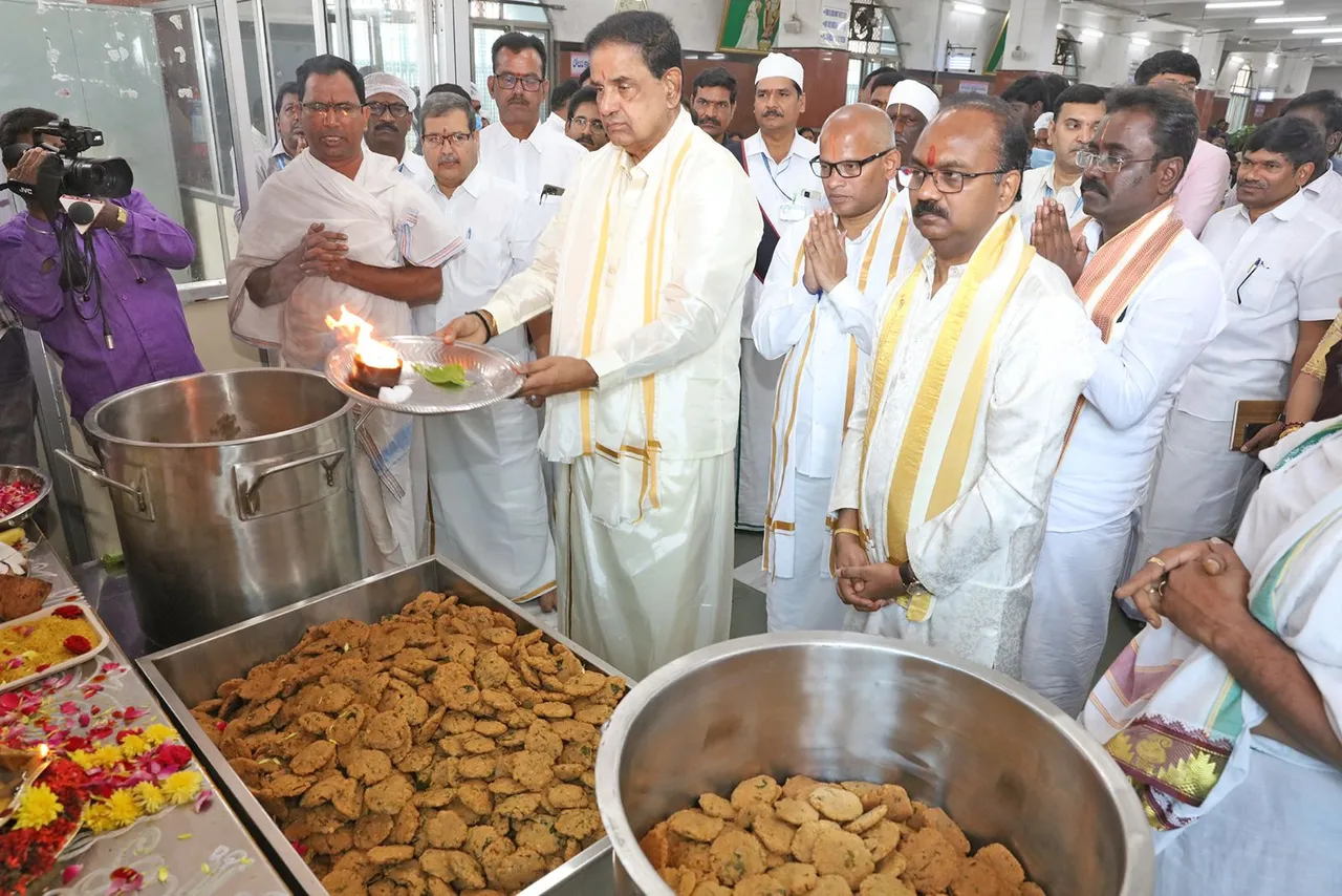 MASALA VADA ENTERS ANNA PRASADAM MENU12