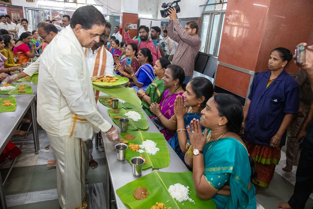 MASALA VADA ENTERS ANNA PRASADAM MENU13