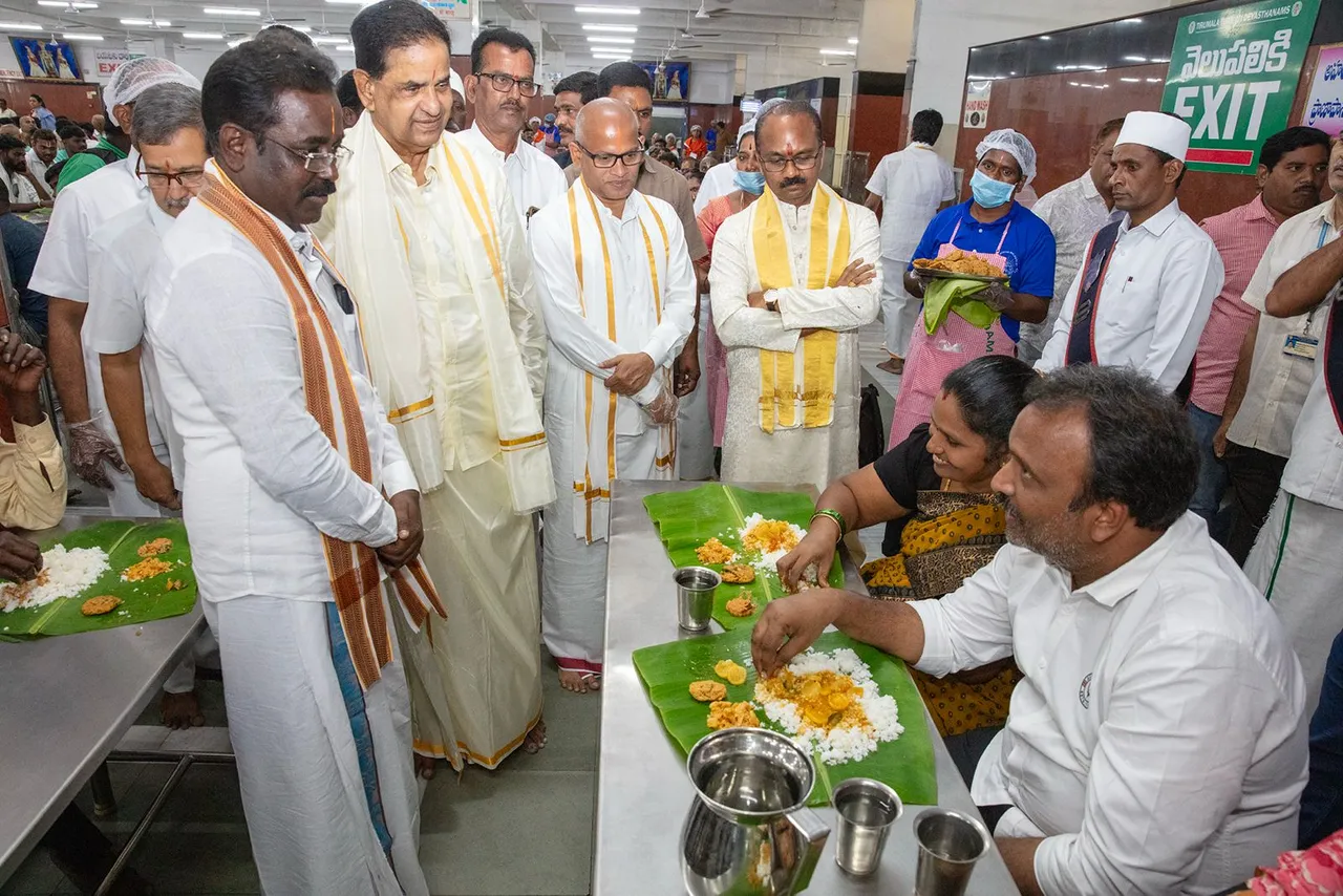 MASALA VADA ENTERS ANNA PRASADAM MENU14
