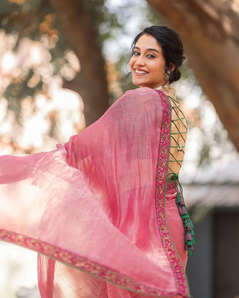 Regina Cassandra photos