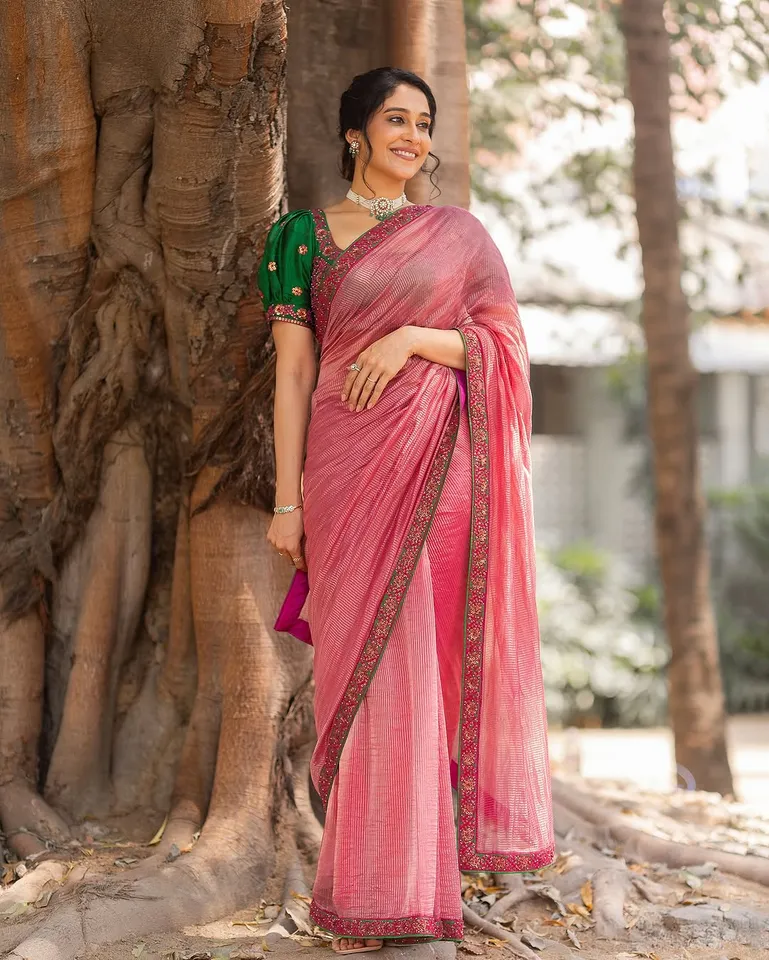 Regina Cassandra photos