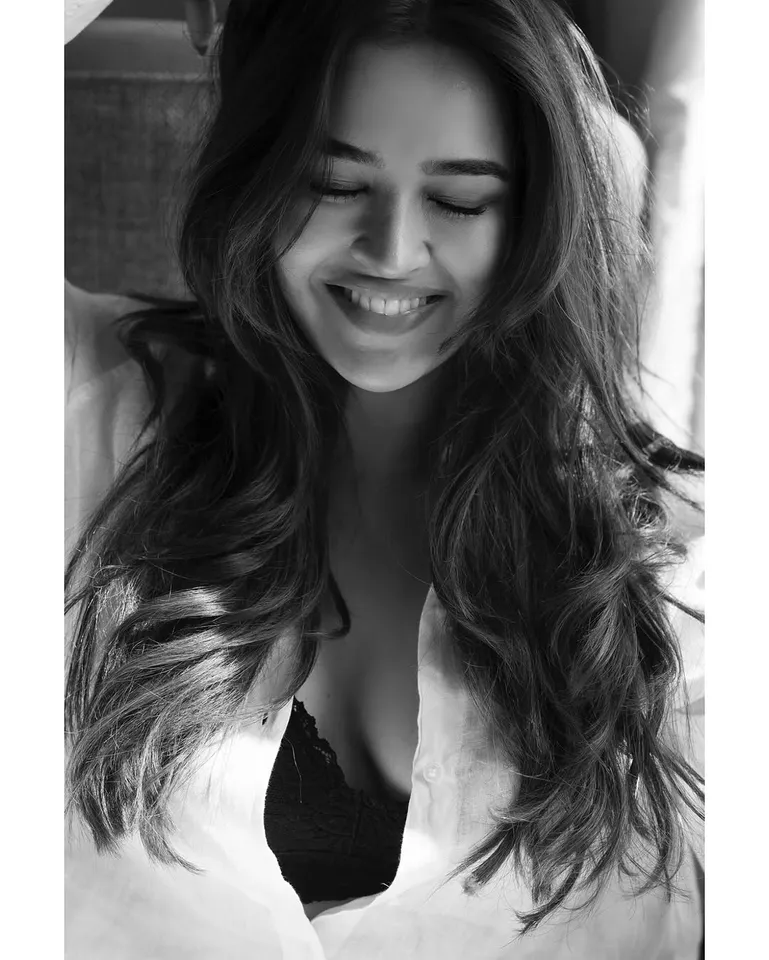 Pujiitaa Ponnada stunning photo shoot