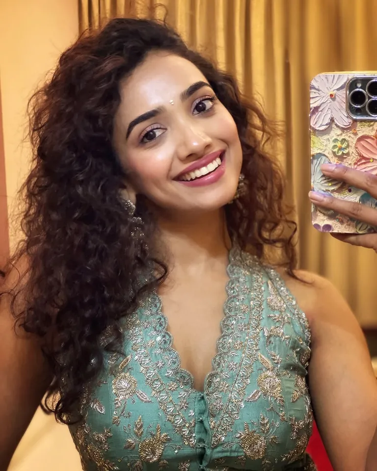 Actress Saanve Megghana 
