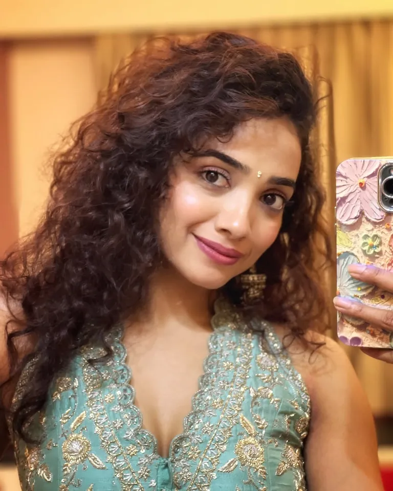 Actress Saanve Megghana 