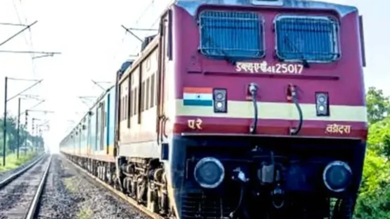 Special Trains: దీపావళికి ప్రత్యేక రైళ్లు..అనౌన్స్ చేసిన రైల్వే శాఖ!