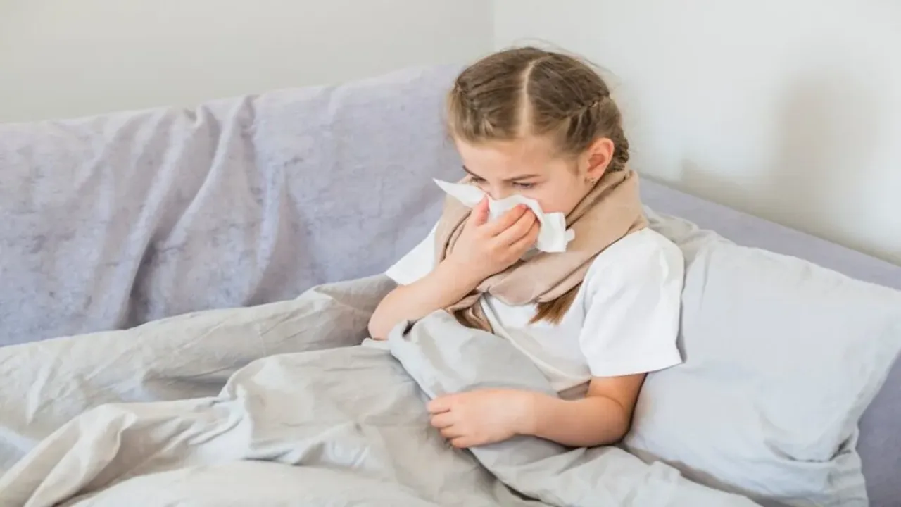 Pneumonia  Symptoms  : న్యుమోనియా, వైరల్ ఫీవర్, ఫ్లూ మధ్య తేడా ఏమిటి? ఎలా గుర్తించాలి..?