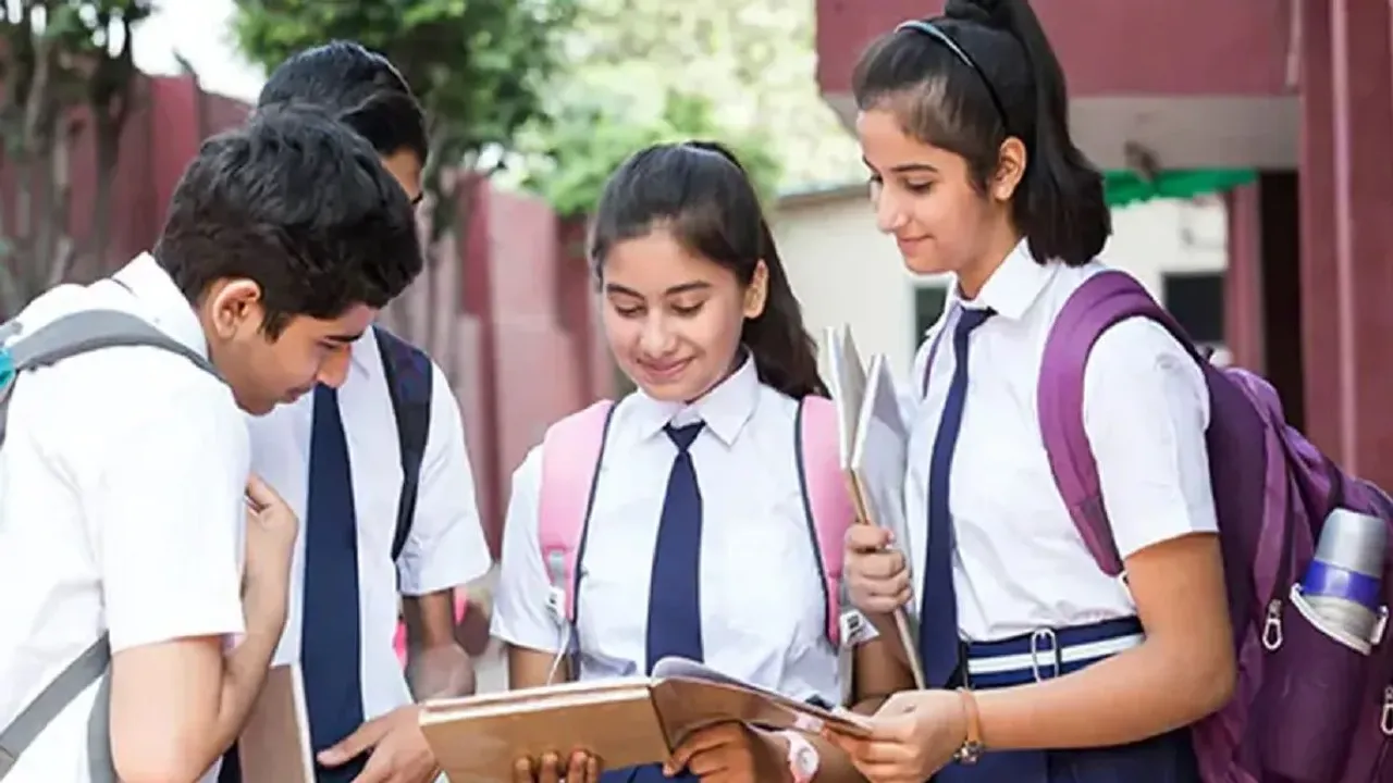 TS Tenth Exams: టెన్త్ ఎగ్జామ్స్ కు హాజరయ్యే స్టూడెంట్స్ కు రేవంత్ సర్కార్ శుభవార్త.