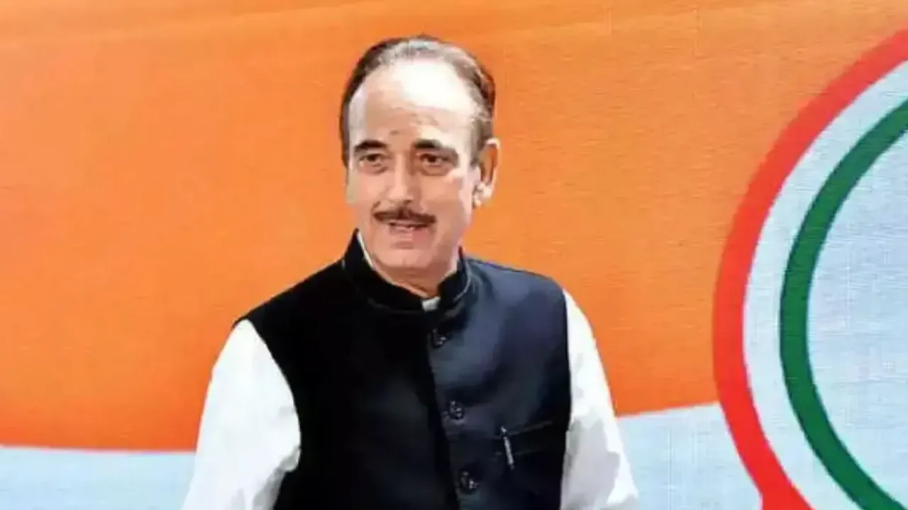 ఎన్నికల పోటీ నుంచి తప్పుకున్న గులాం నబీ ఆజాద్‌!