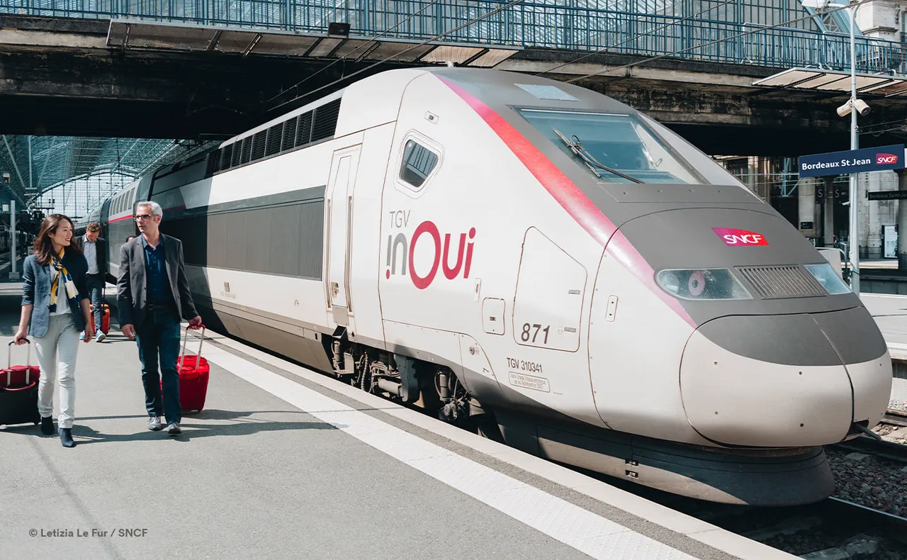 Air France and SNCF Voyageurs celebrate 30 years of partnership and introduce the possibility of converting Flying Blue Miles into TGV INOUI travel vouchers.