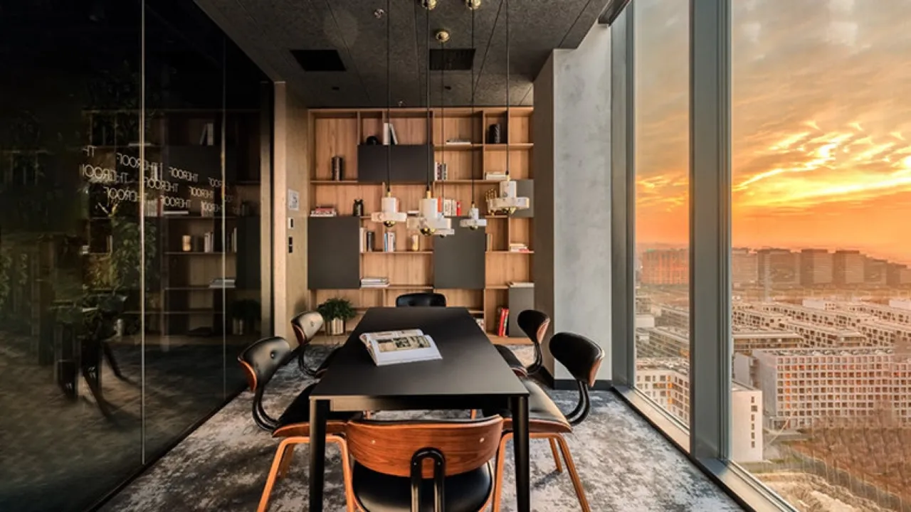 Crowne Plaza by IHG Leads the Charge in Blended Travel – New Research Reveals Demand for Seamless Work-Leisure Integration with Return to Office