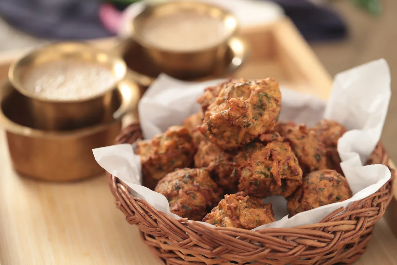 Spring Onion Bonda - YT