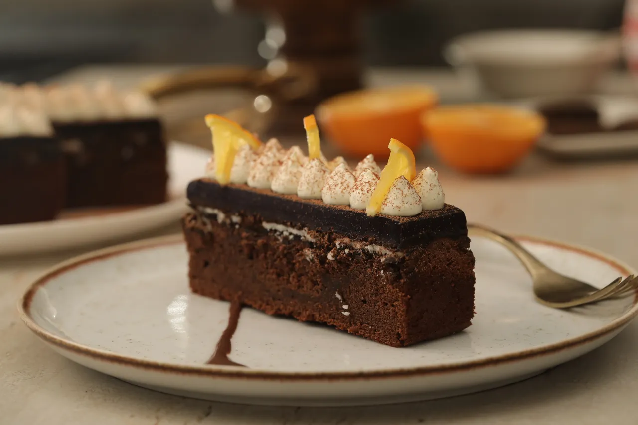 Orange and Chocolate Biscuit Cake