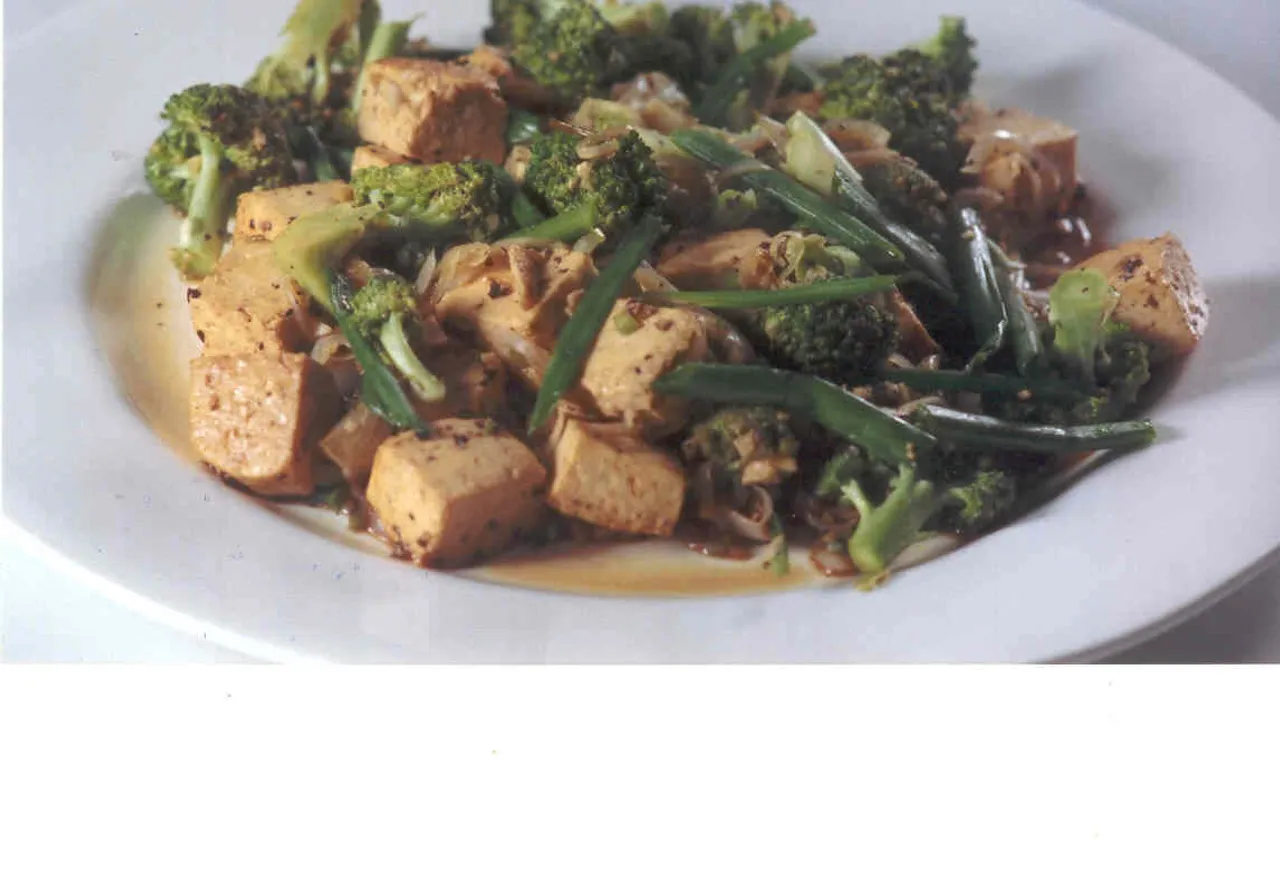 Stir fried Broccoli and tofu with cracked pepper