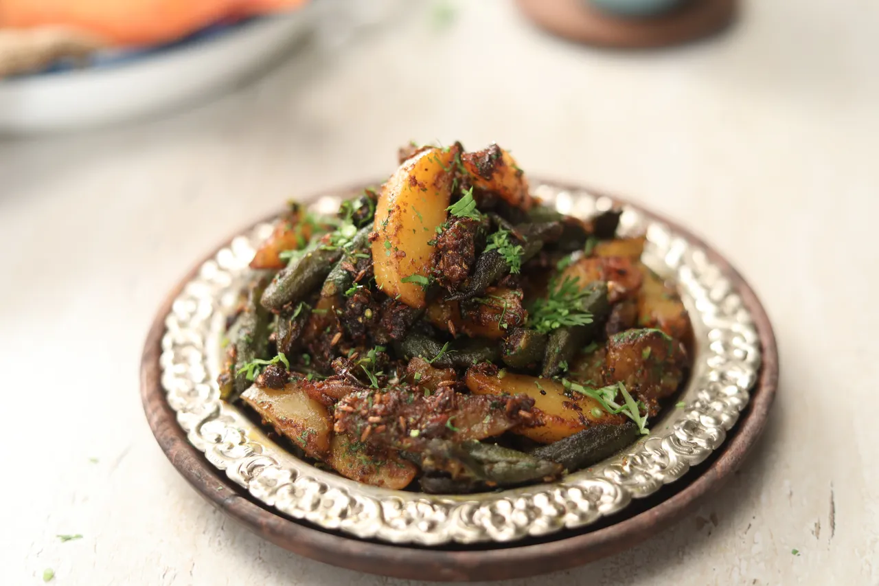 Aloo Bhindi Dhaba Style - YT