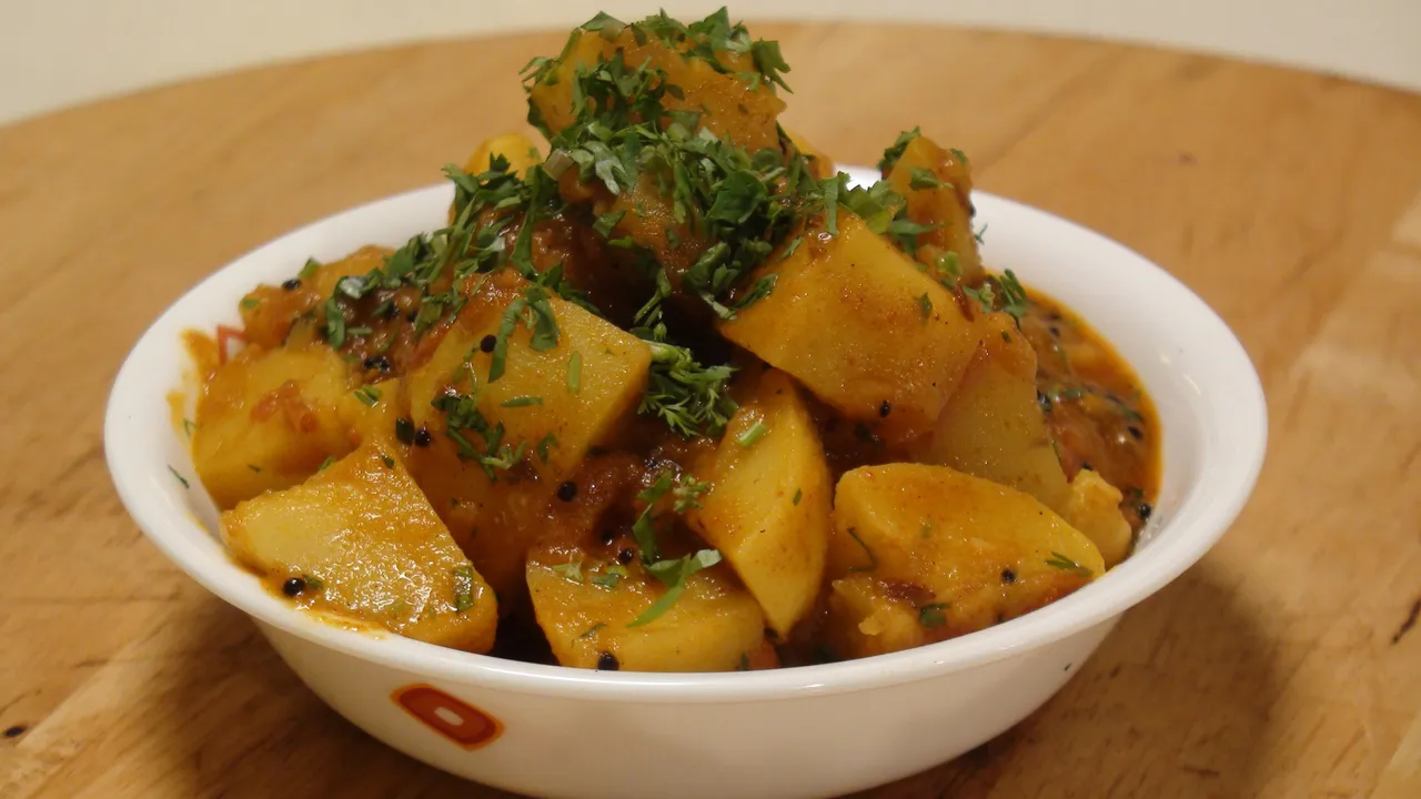 Pressure Cooker Aloo Sabzi - YT