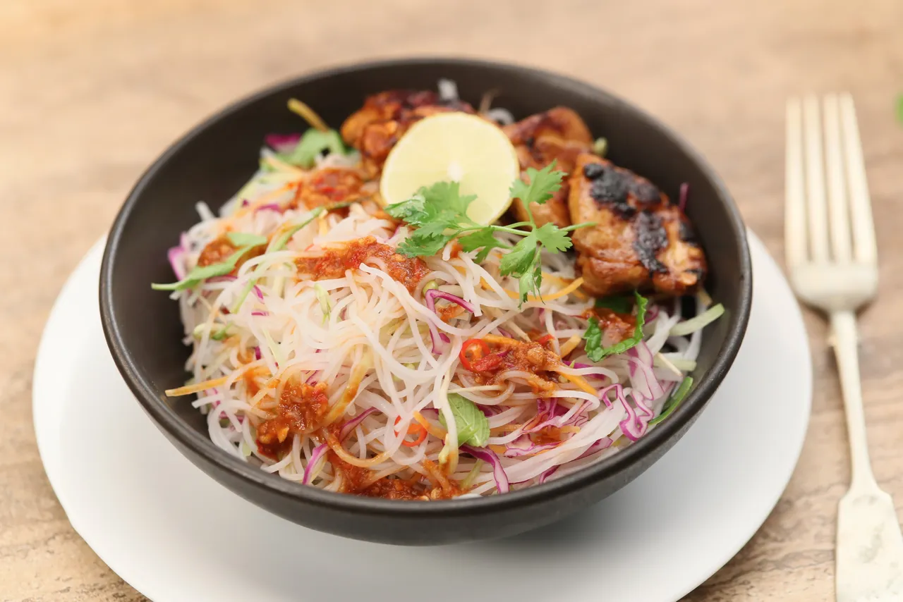 Vietnamese Vermicelli Salad - YT