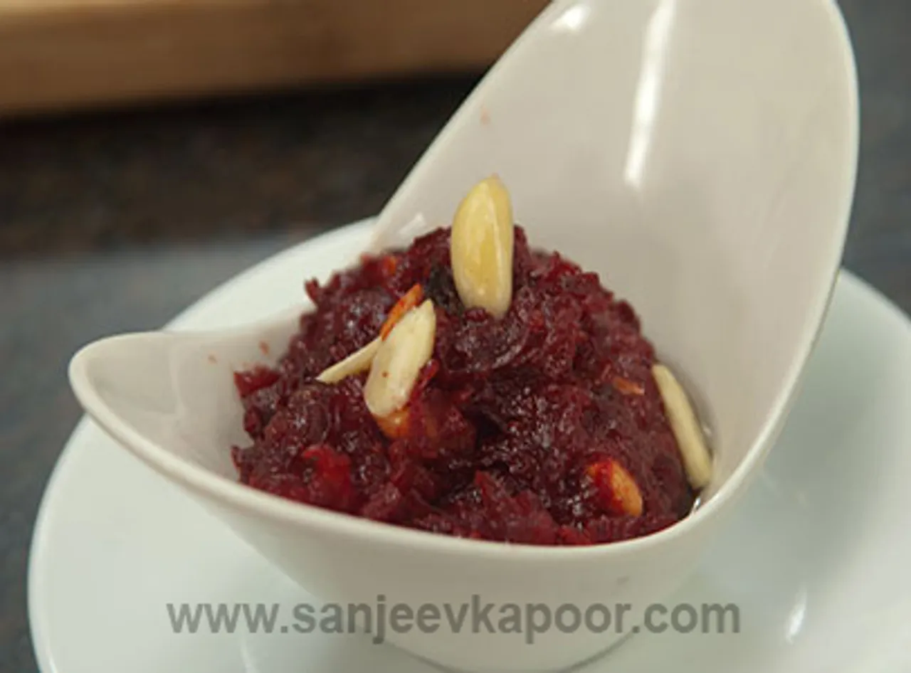 Aloo Aur Beetroot Ka Halwa