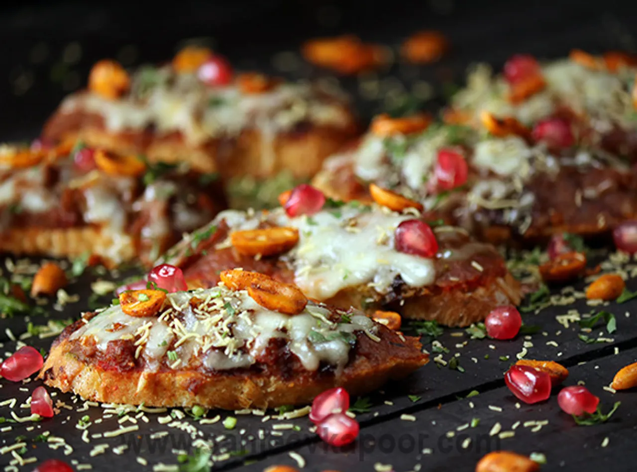 Dabeli Bruschetta