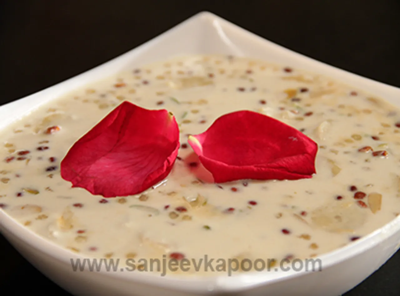 Kele aur Sabudane ki Kheer