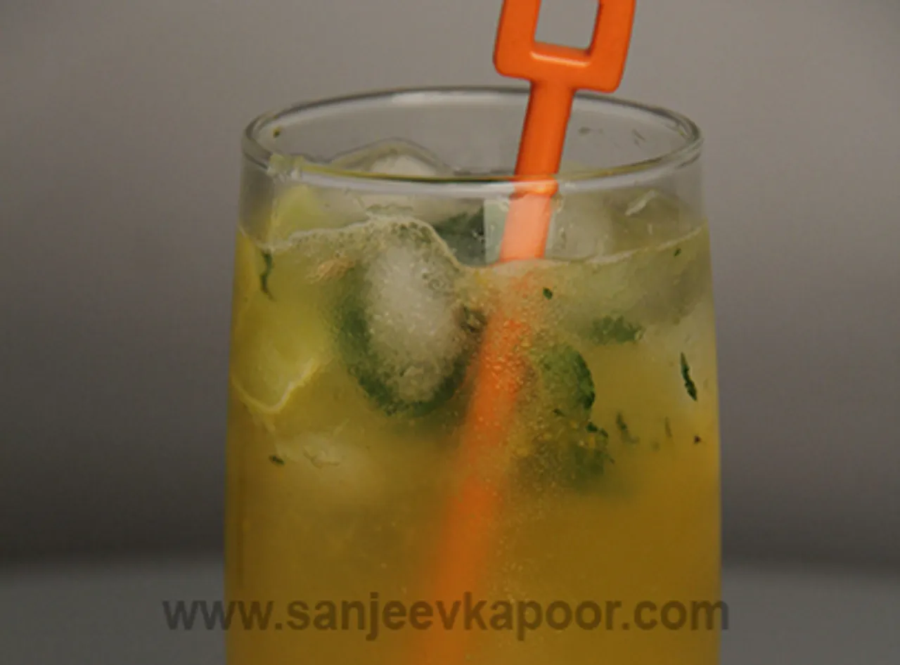 Lemon Soda With Mango Ice Cubes