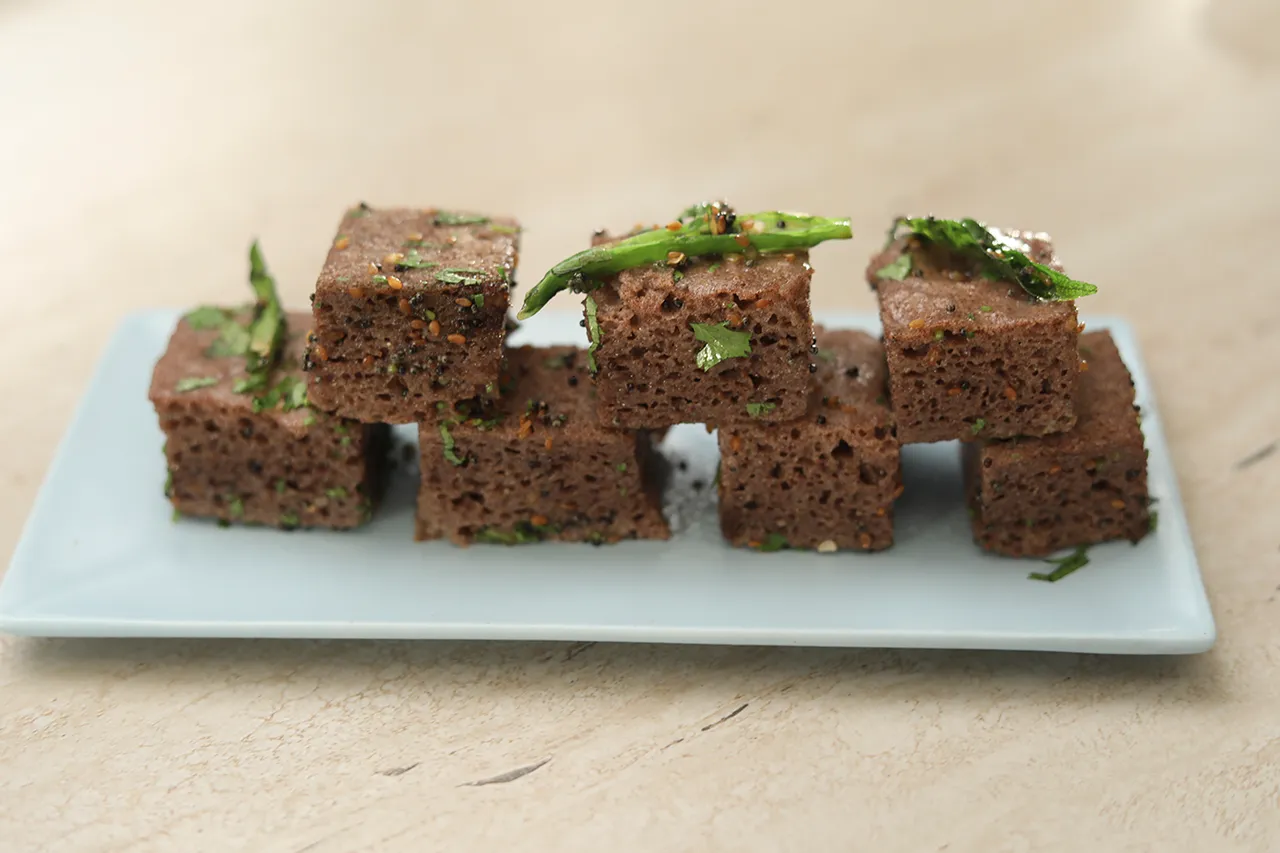 Ragi Oats Dhokla