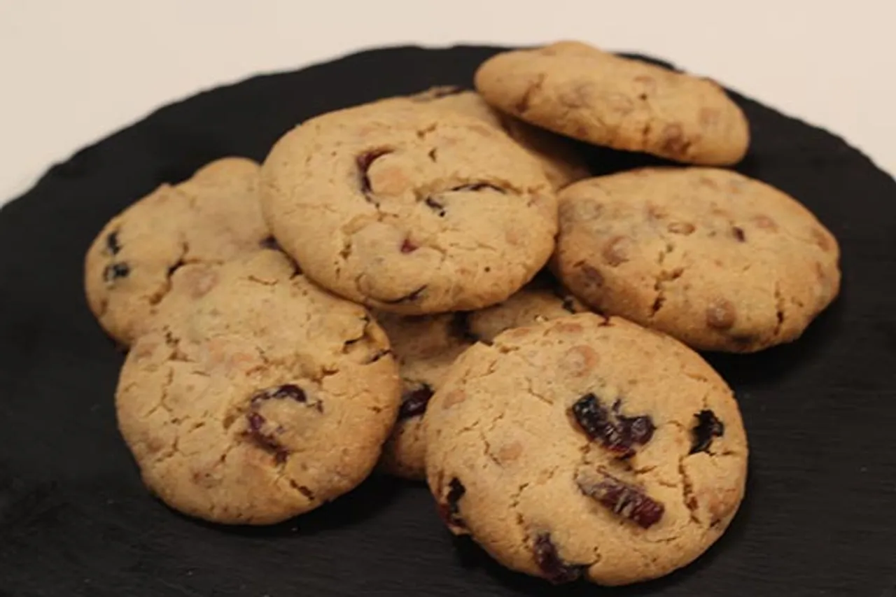 Eggless White Chocolate Chips and Cranberry Cookie