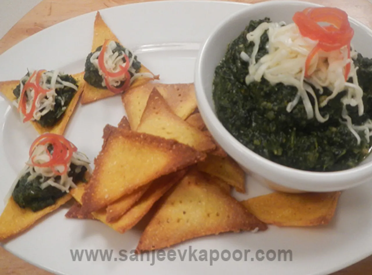 Sarson da Saag on Nachos