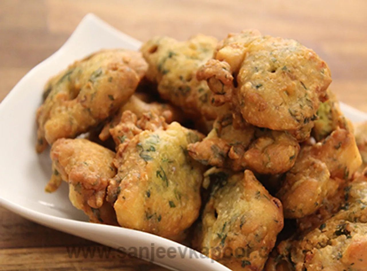 Sindhi Aloo Pyaaz ke Pakode