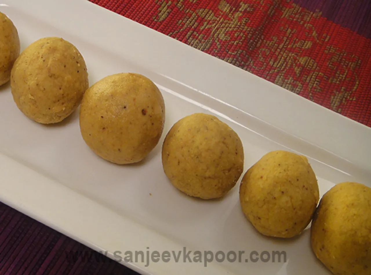 Besan ke Laddoo