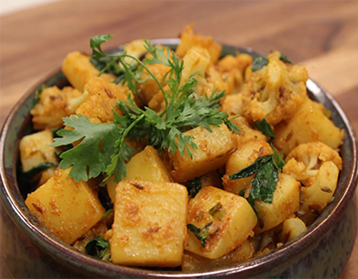 Aloo Gobhi Methi Tuk