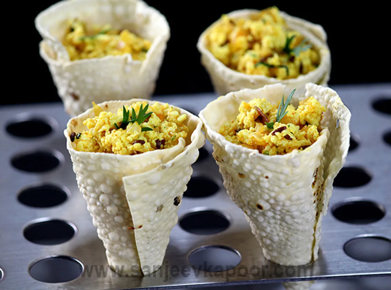 Paneer Bhurji in Papad Cones