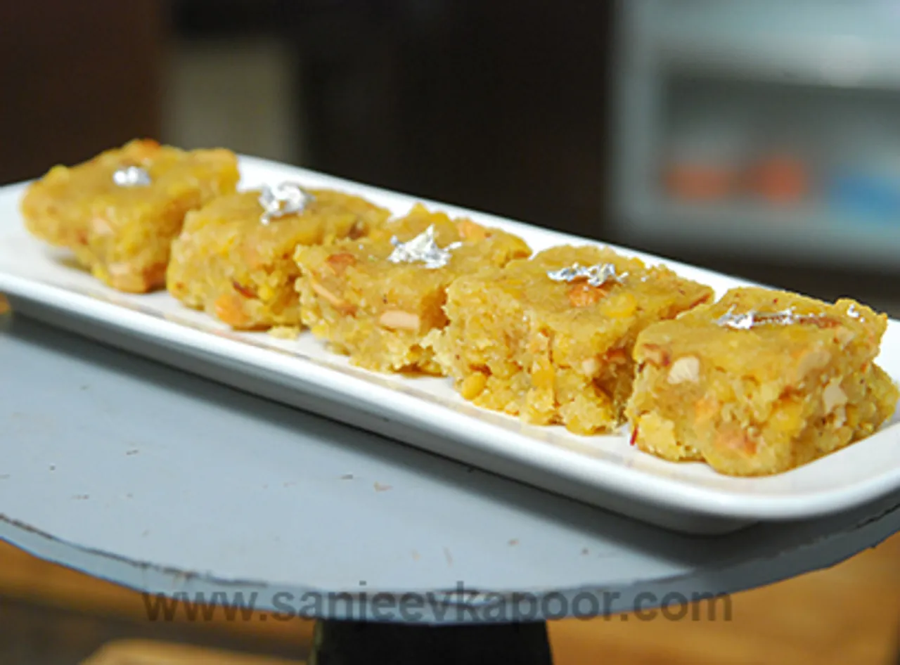 Chana Dal, Gur Aur Nariyal Ki Burfi