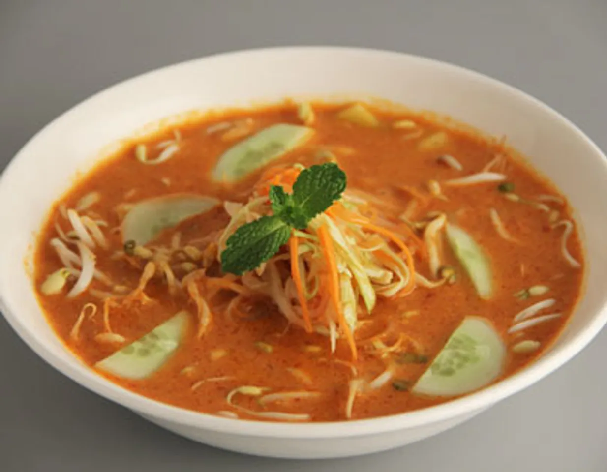 Rice Noodle Soup with Red Curry