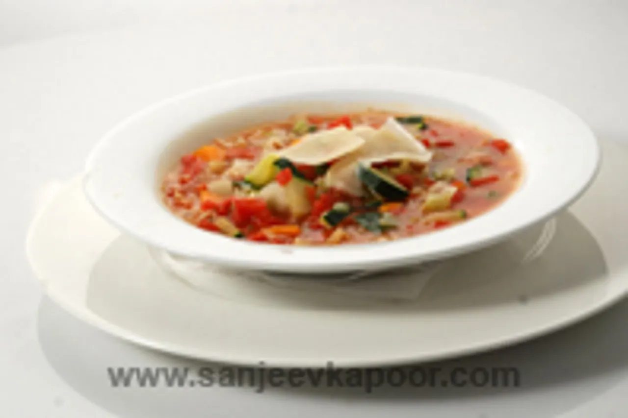 Minestrone Toscano With Pesto Croute